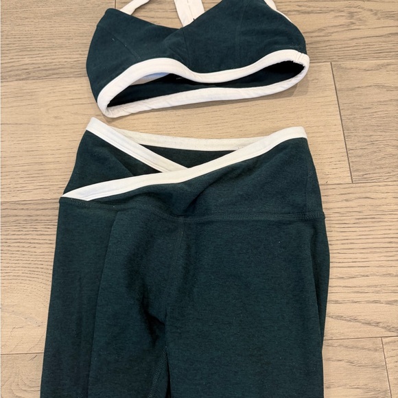 Beyond Yoga Set - Picture 3 of 3